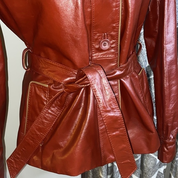 Vintage Berman’s Women's Burgundy Leather Jacket - Picture 4 of 12